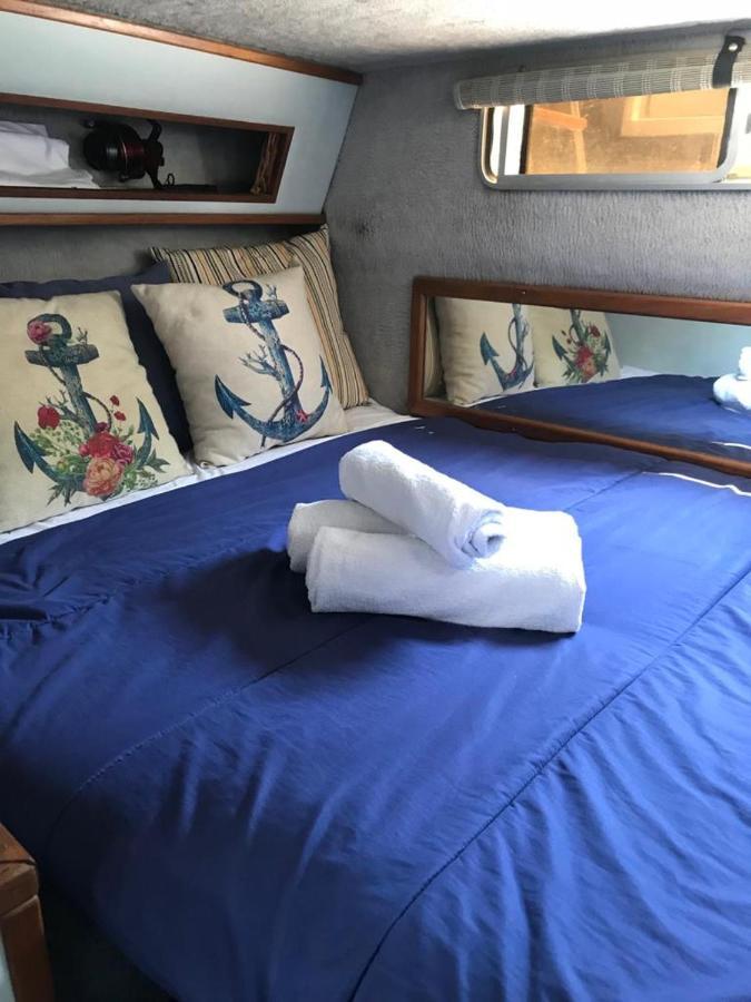 Boat To Sleep In Barcelona Hotel Sant Adria de Besos Bagian luar foto