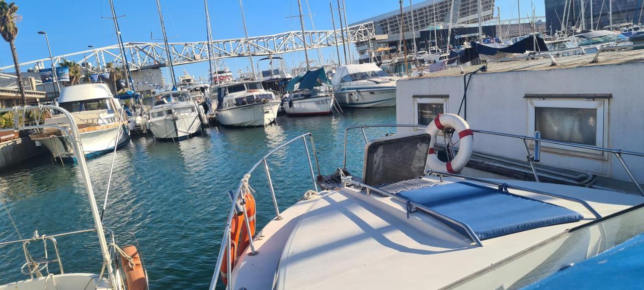 Boat To Sleep In Barcelona Hotel Sant Adria de Besos Bagian luar foto